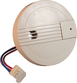 Optickokouřový detektor s bat. napájením, ak./opt. signalizace